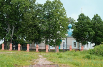 Воскресенская церковь в селе Усты: архитектура и история