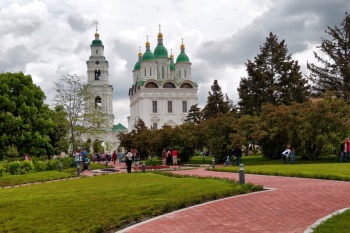 Успенский собор Астраханского кремля с Пречистенской колокольней