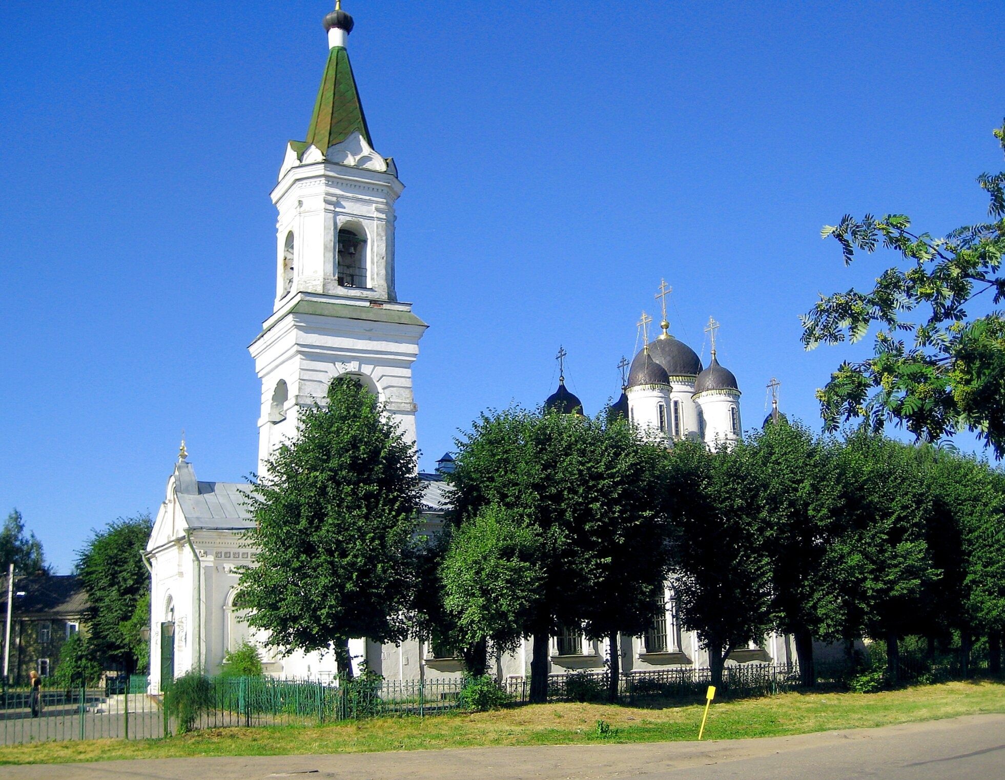 Собор Троицы Живоначальной (Белая Троица) в Твери