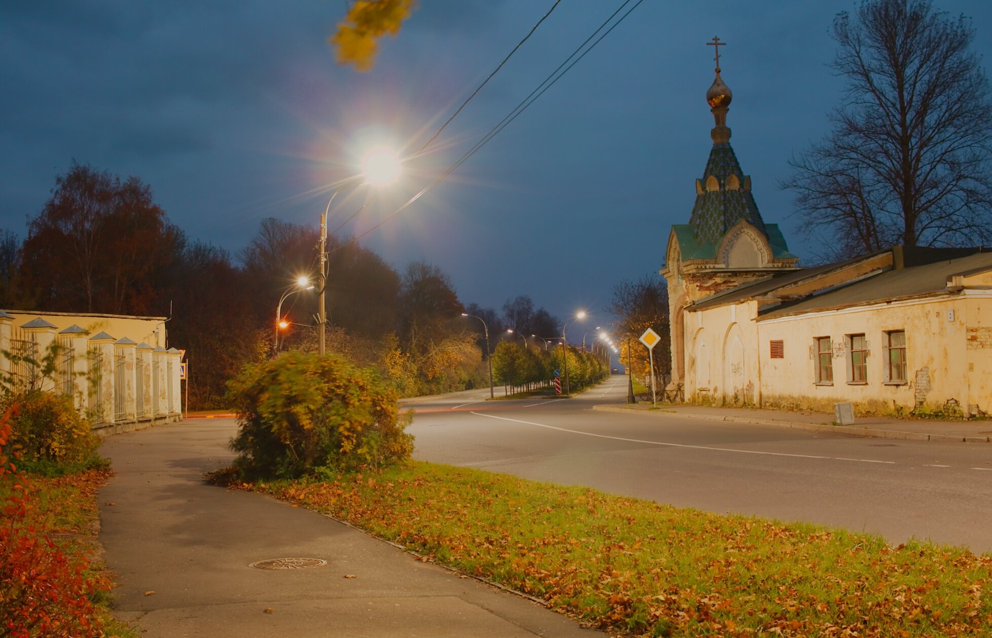 Часовня Богоявления Господня в Кронштадте - осенний вечер