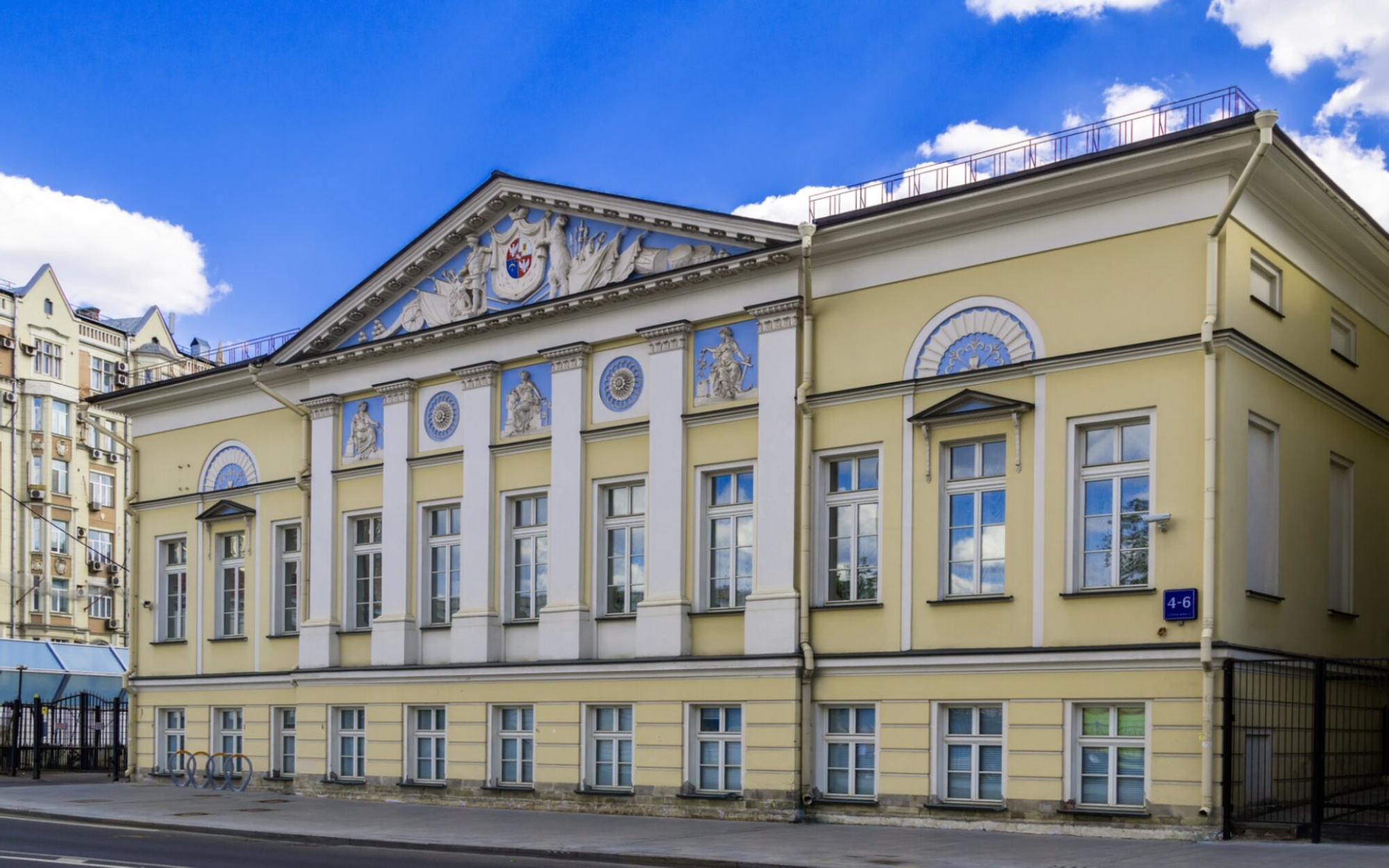 Городская усадьба Куракиных - архитектурный памятник Москвы