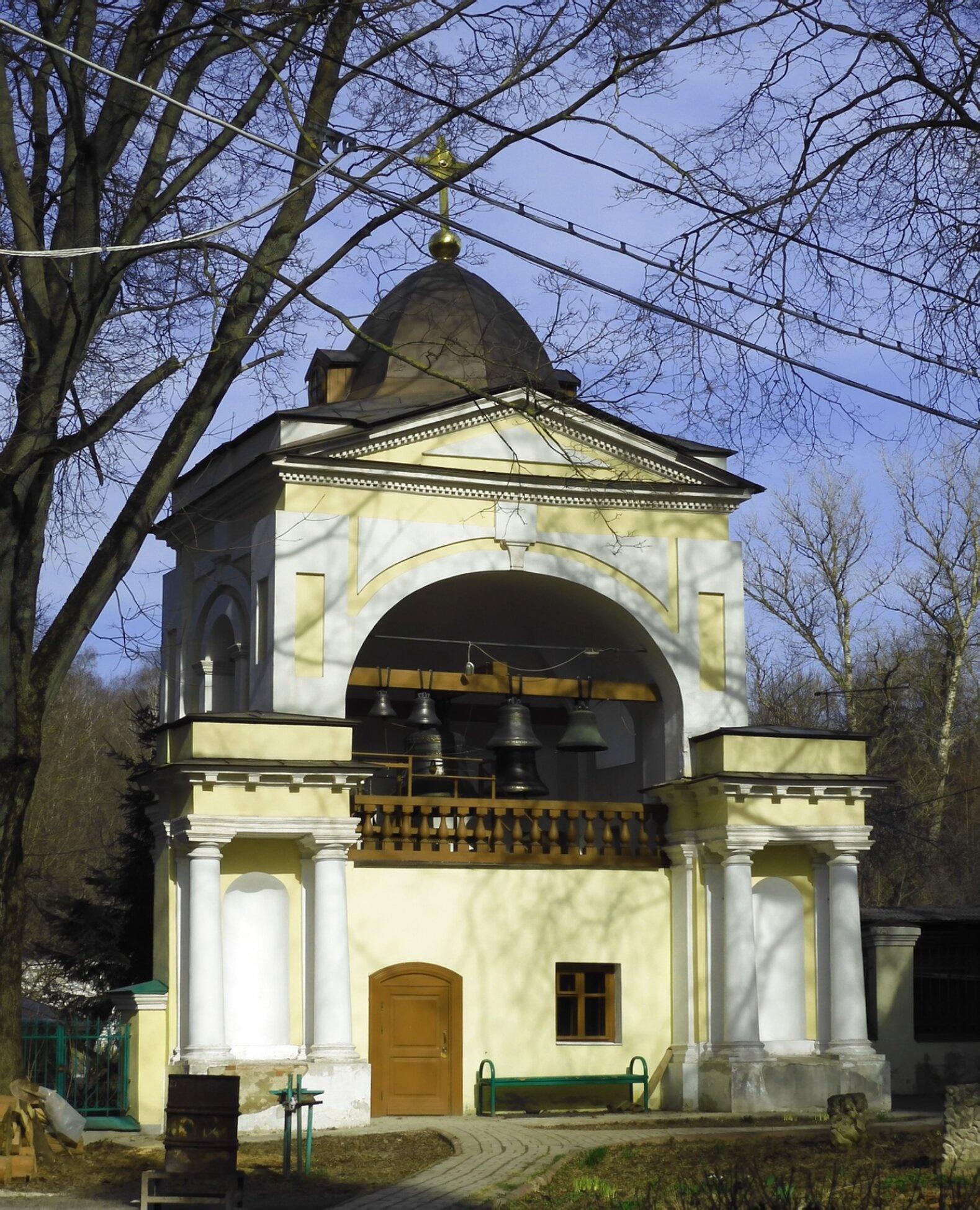 Колокольня храма Владимирской иконы Божией Матери в Виноградове
