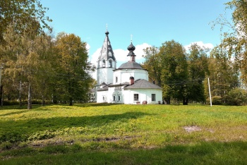 Успенская церковь в Плёсе - православный храм XVII века