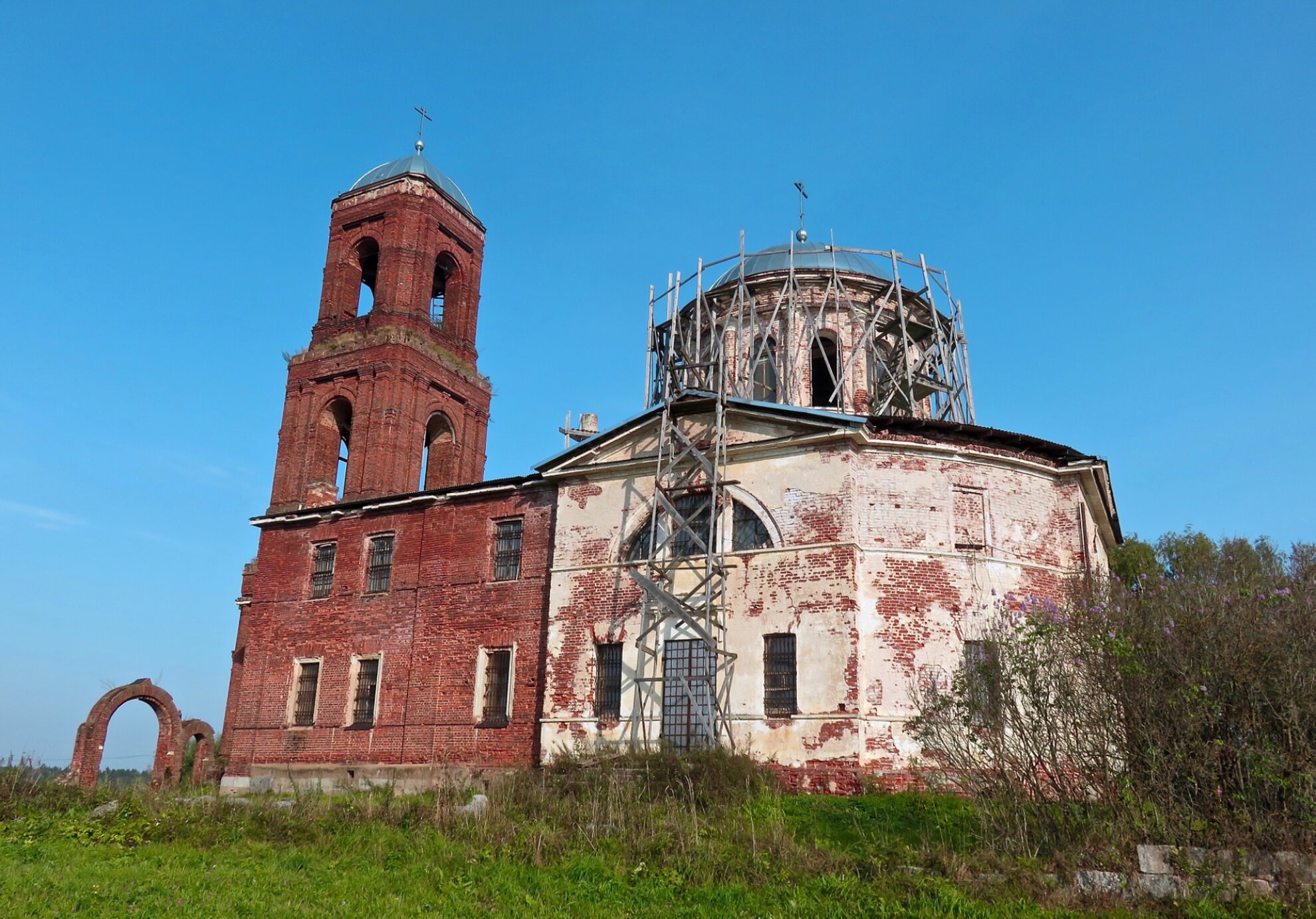 Церковь Преображения Господня в деревне Сабурово