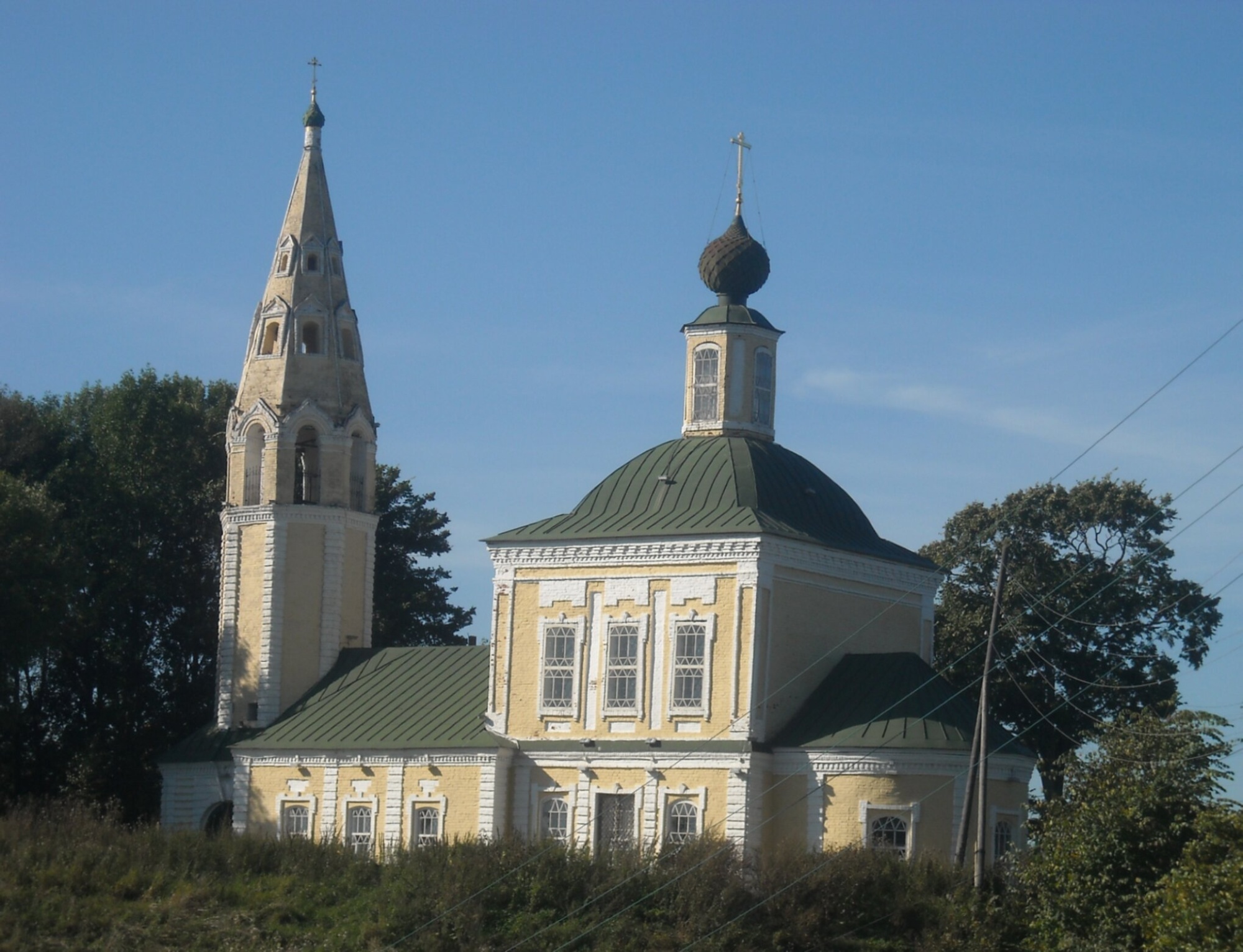 Троицкая церковь на погосте в Тутаеве