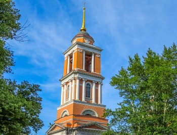 Храм Троицы Живоначальной в Вишняках