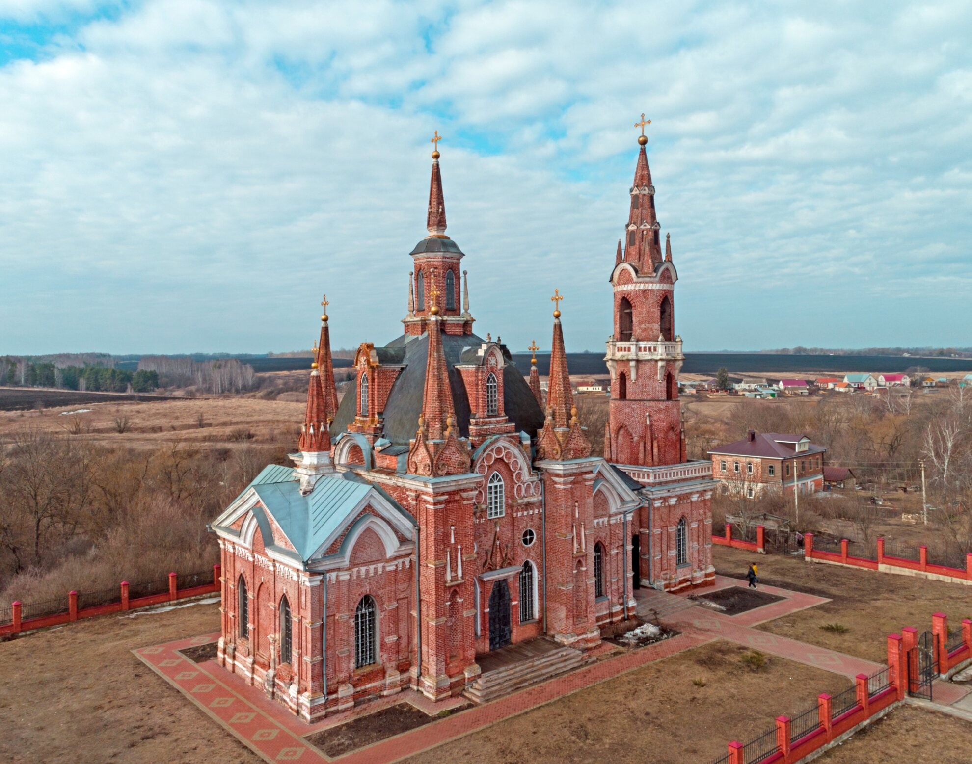 Знаменская церковь в Вешаловке: фотография архитектурного шедевра