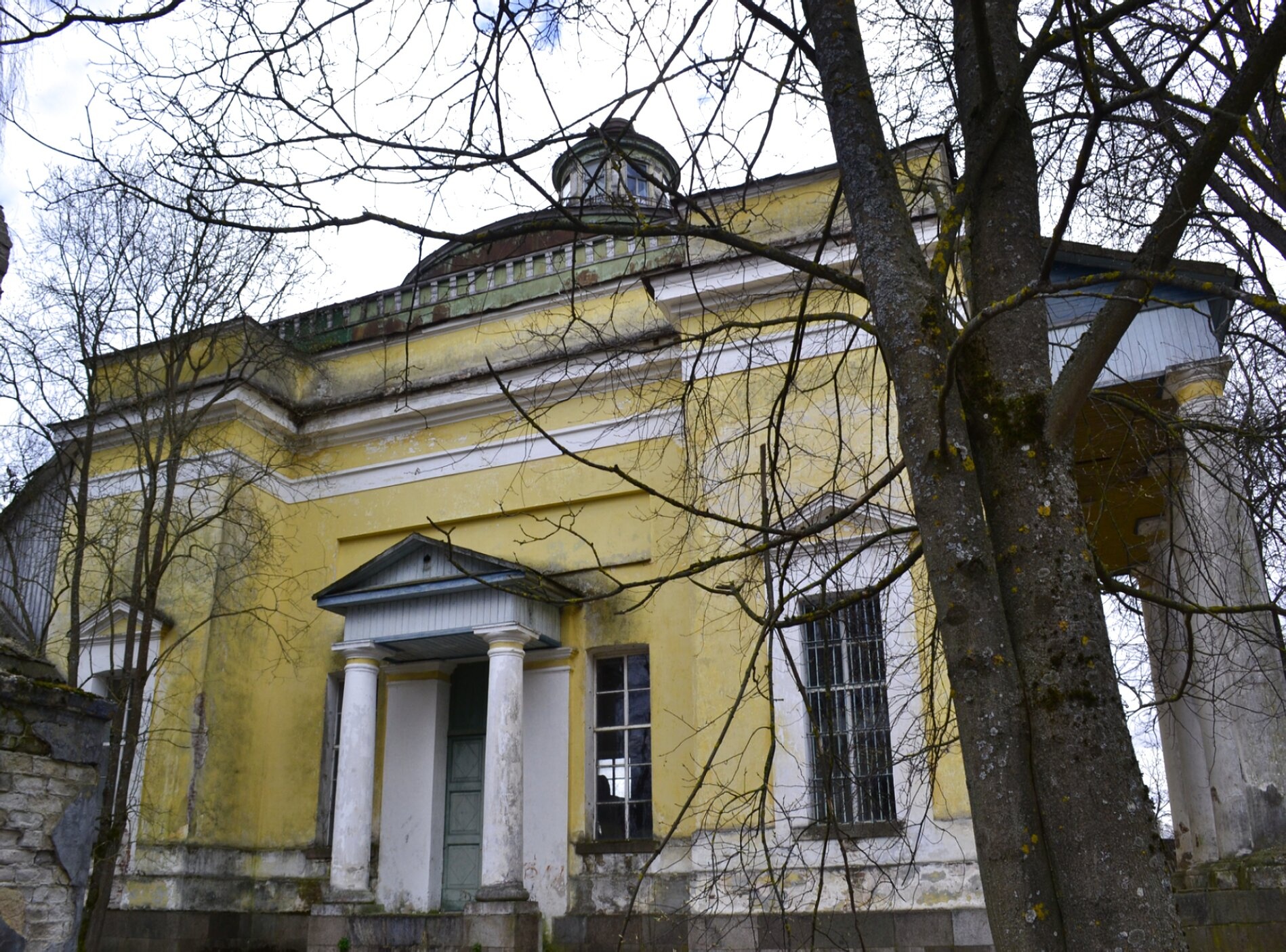 Богоявленская церковь в деревне Яконово