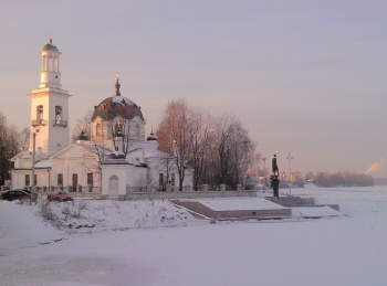 Храм святого Благоверного Князя Александра Невского в Усть-Ижоре зимой