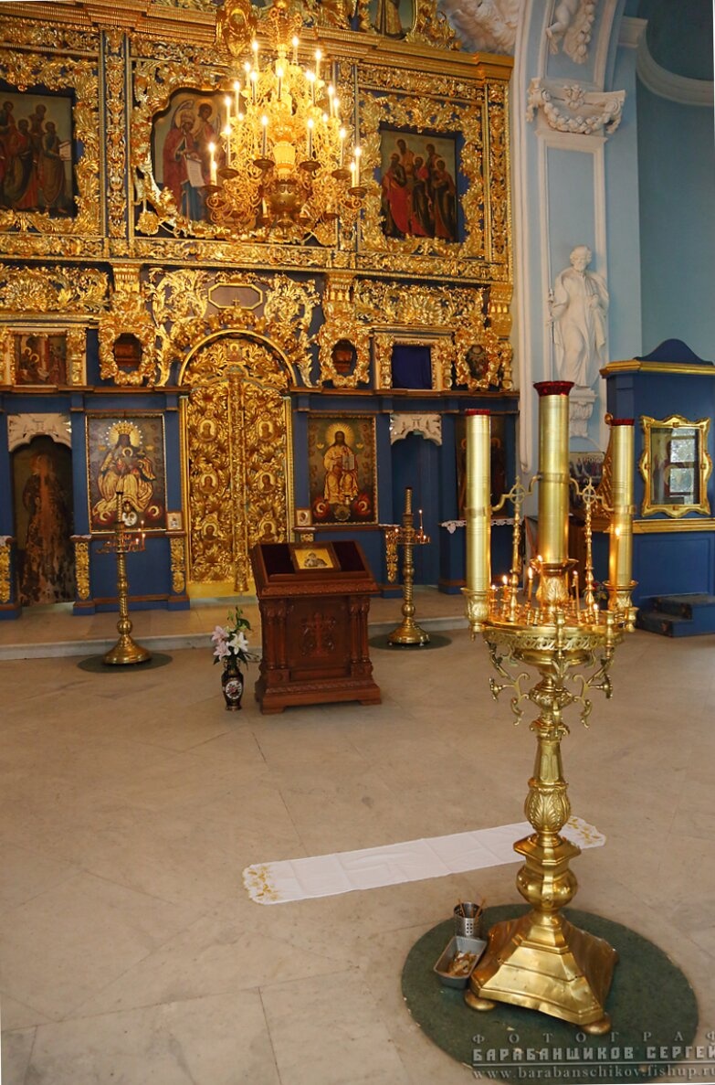 Интерьер Знаменской церкви в Дубровицах