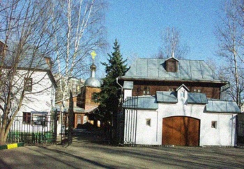 Храм Николая Чудотворца в Бирюлёве - фотография территории