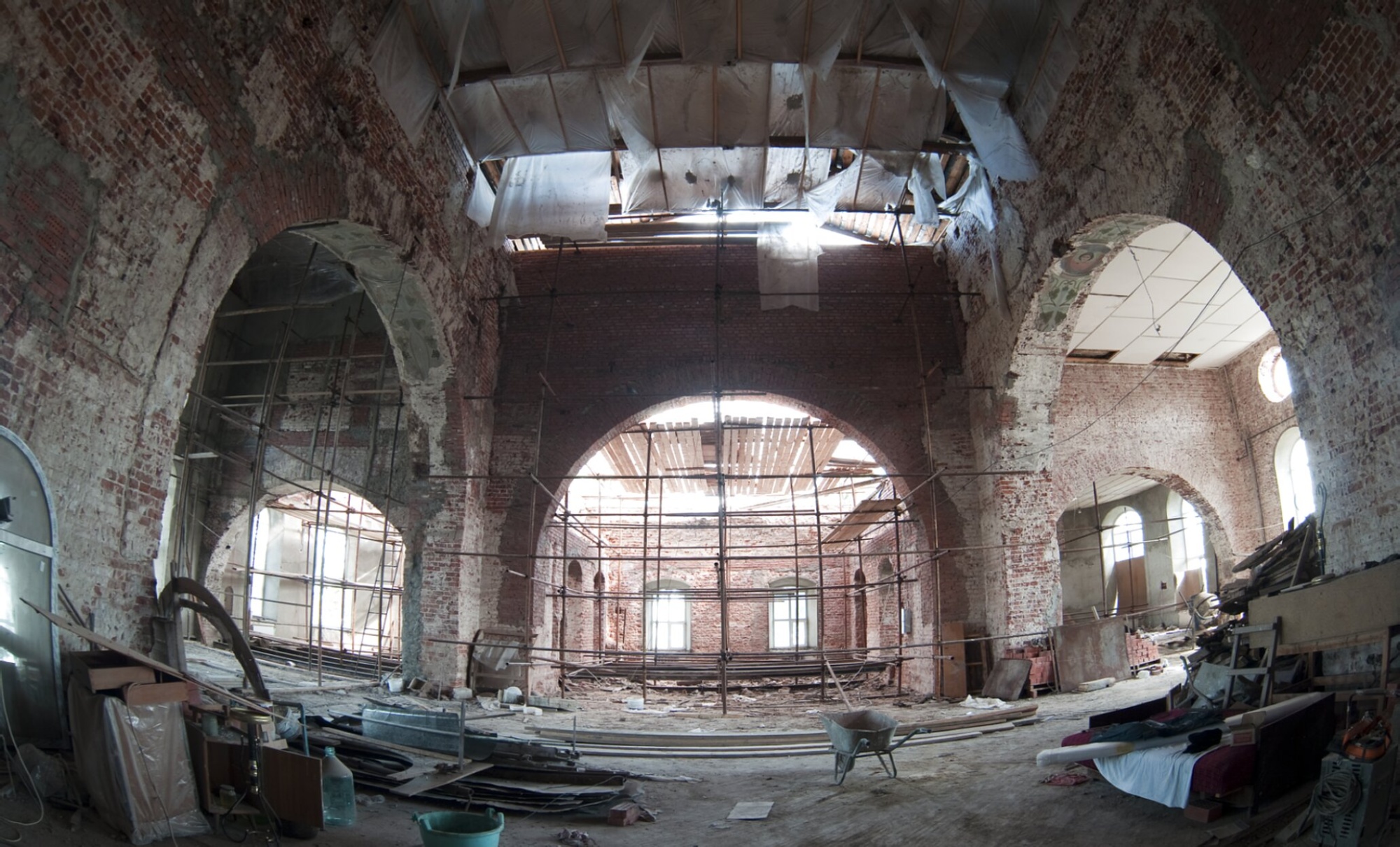 Церковь Троицы Живоначальной в Старой Купавне: интерьер и реставрация