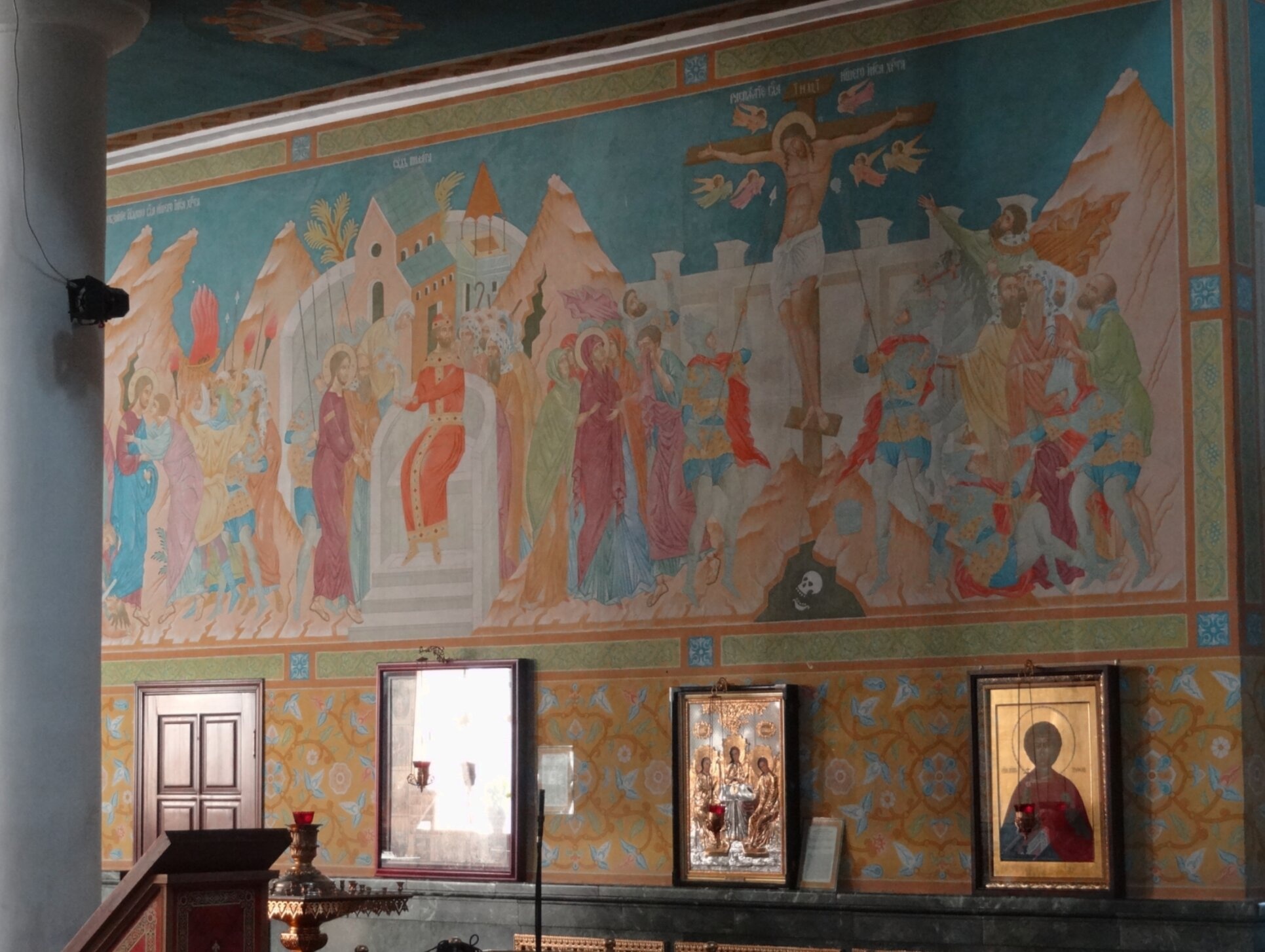 Интерьер Свято-Троицкого кафедрального собора в Екатеринбурге