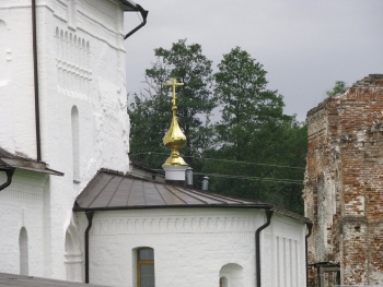 Церковь Рождества Пресвятой Богородицы в Успенско-Золотниковской пустыни