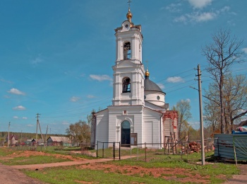 Церковь великомученика Димитрия Солунского в селе Ивакино