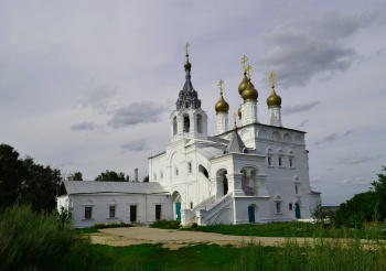 Церковь Воскресения Христова в селе Исады