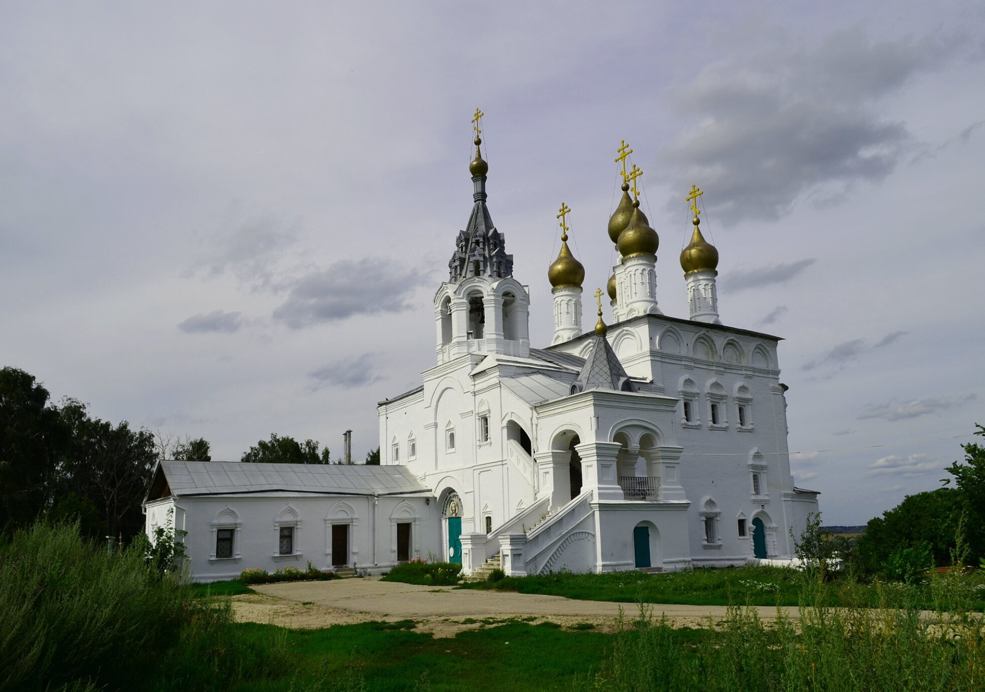 Церковь Воскресения Христова в селе Исады