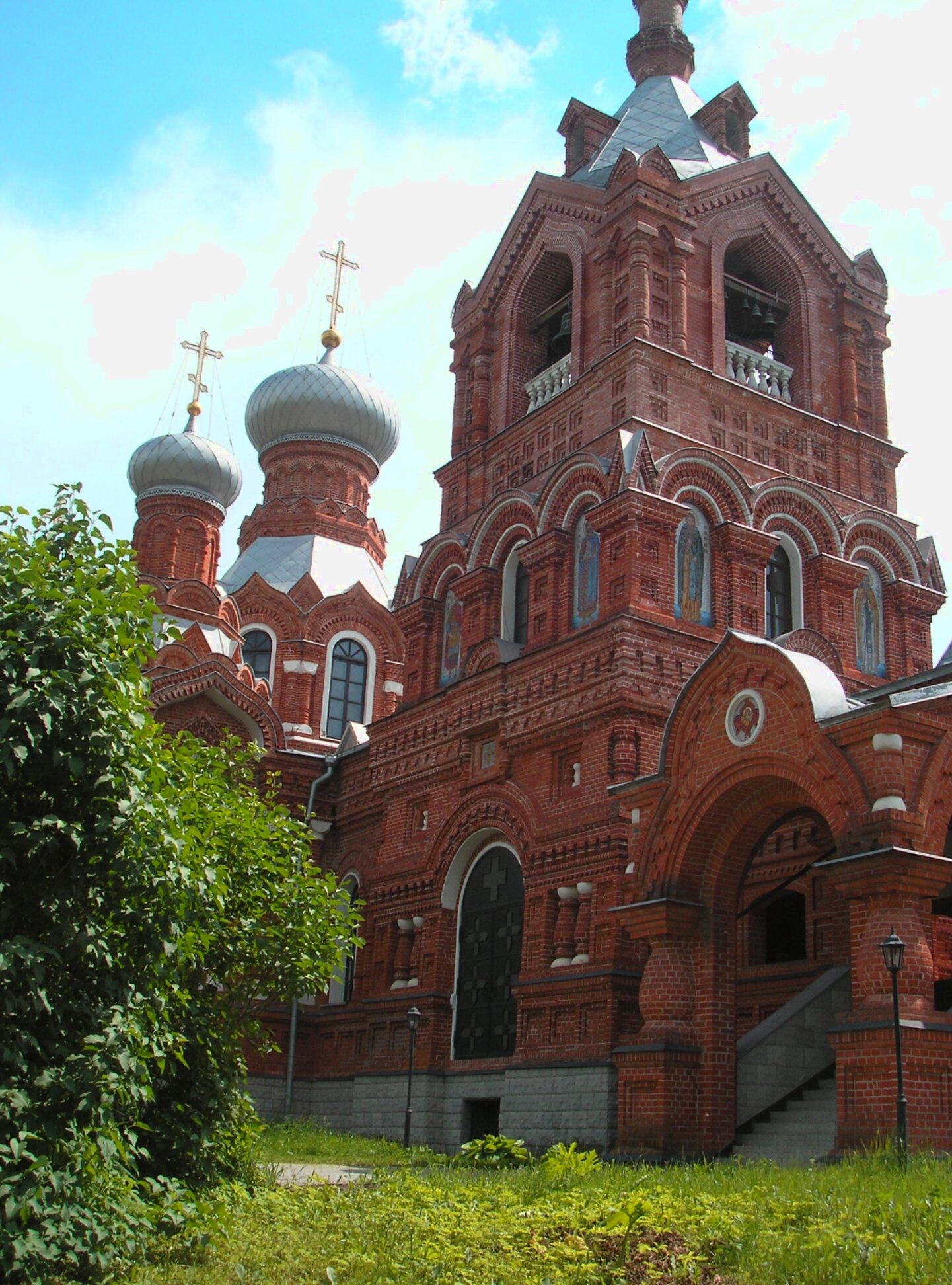 Крестовоздвиженская церковь в Дарне: фотография храма