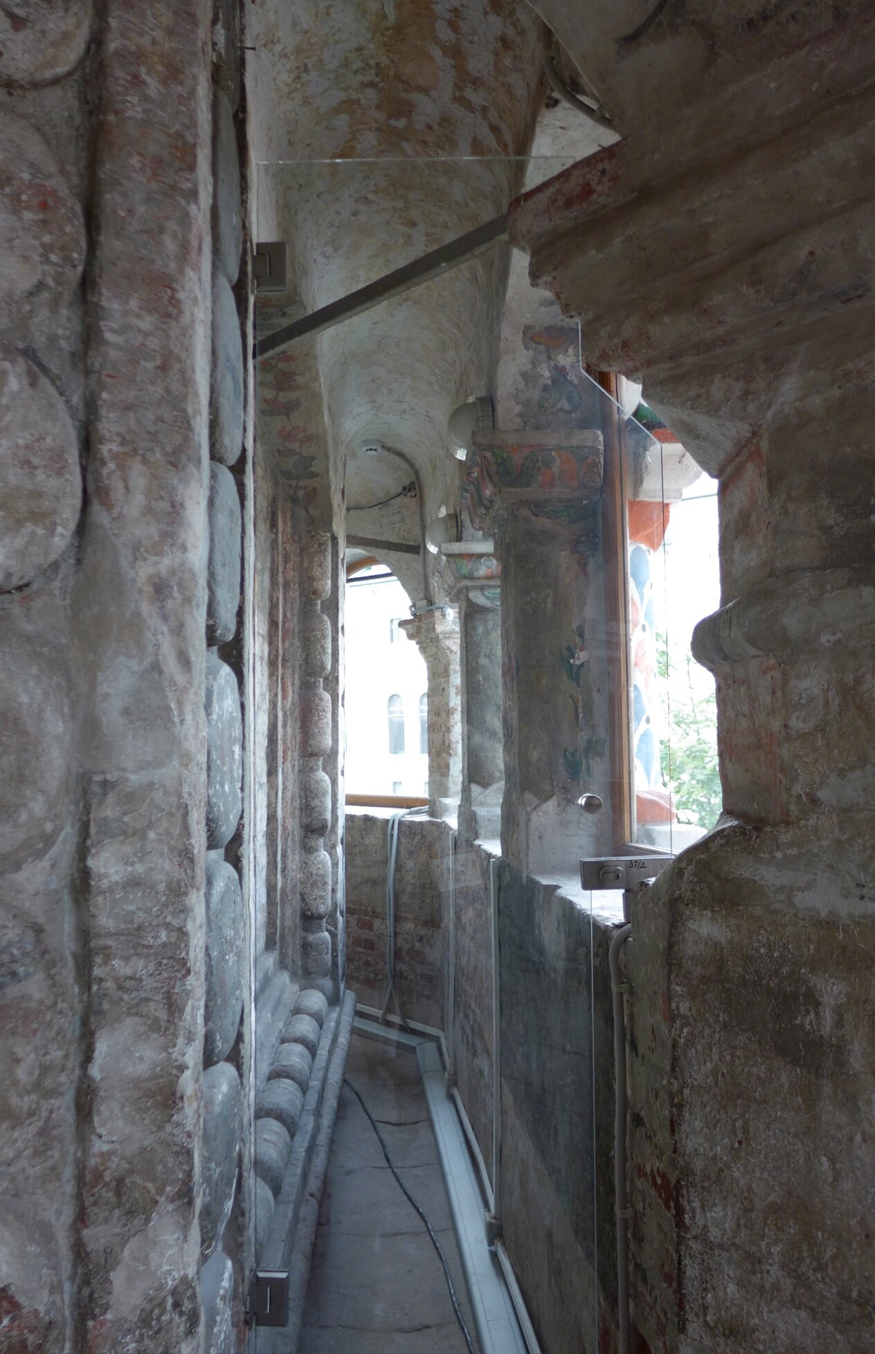 Внутренний архитектурный проход Храма Василия Блаженного