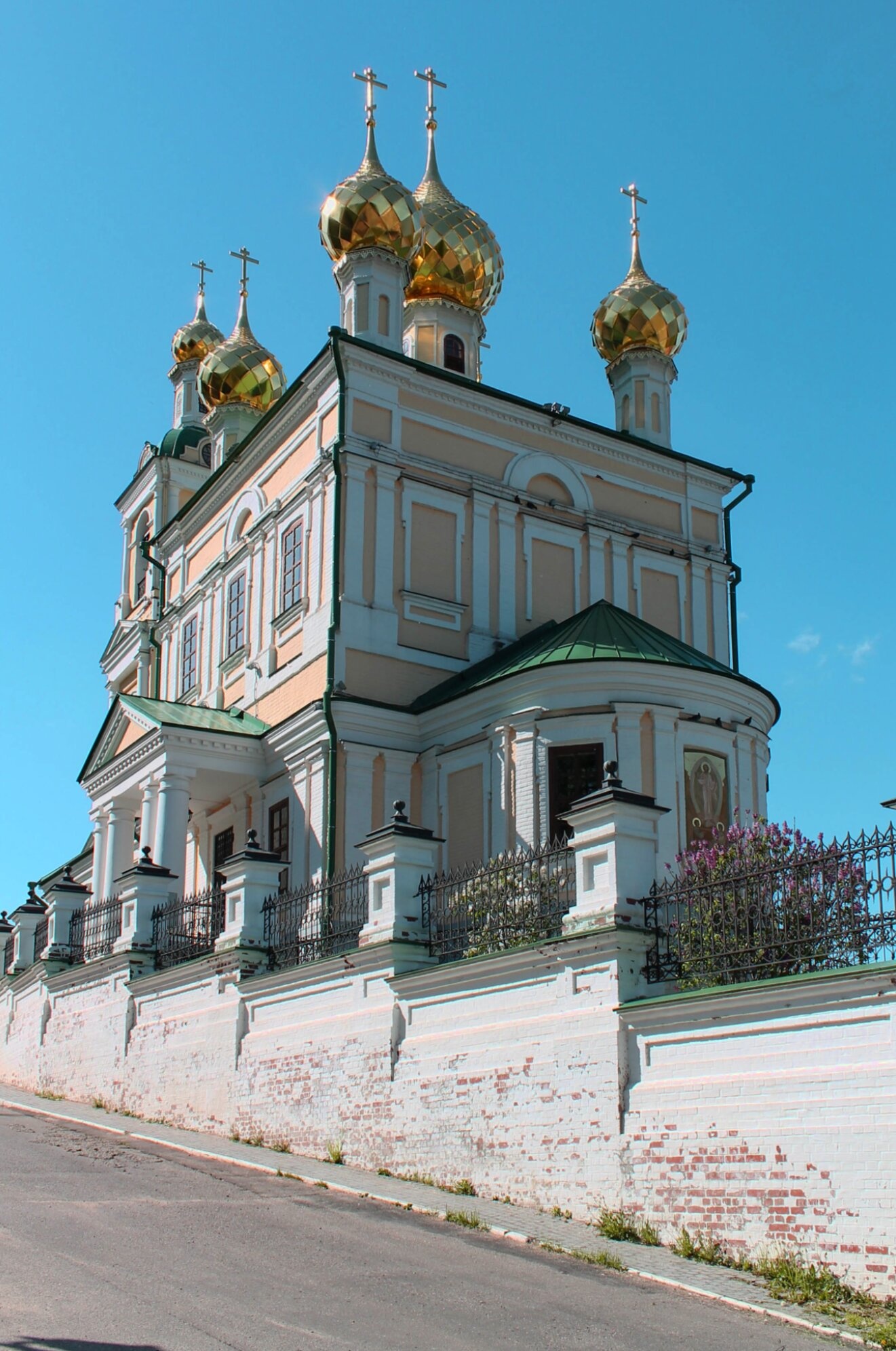 Воскресенская церковь в Плёсе