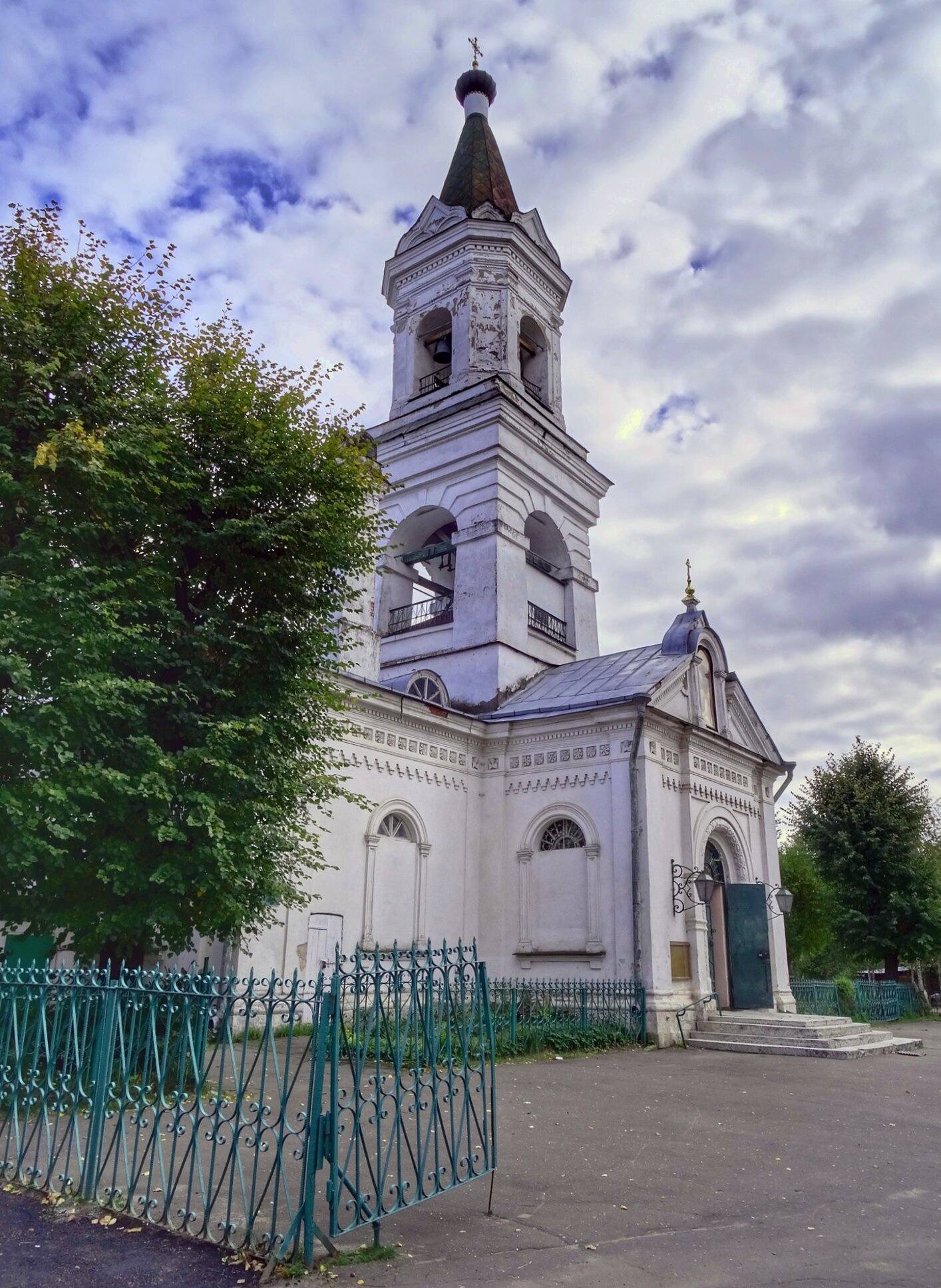 Храм Белая Троица в Твери — старейший православный собор