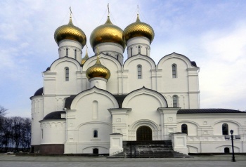 Успенский собор в Ярославле - православная святыня на Стрелке