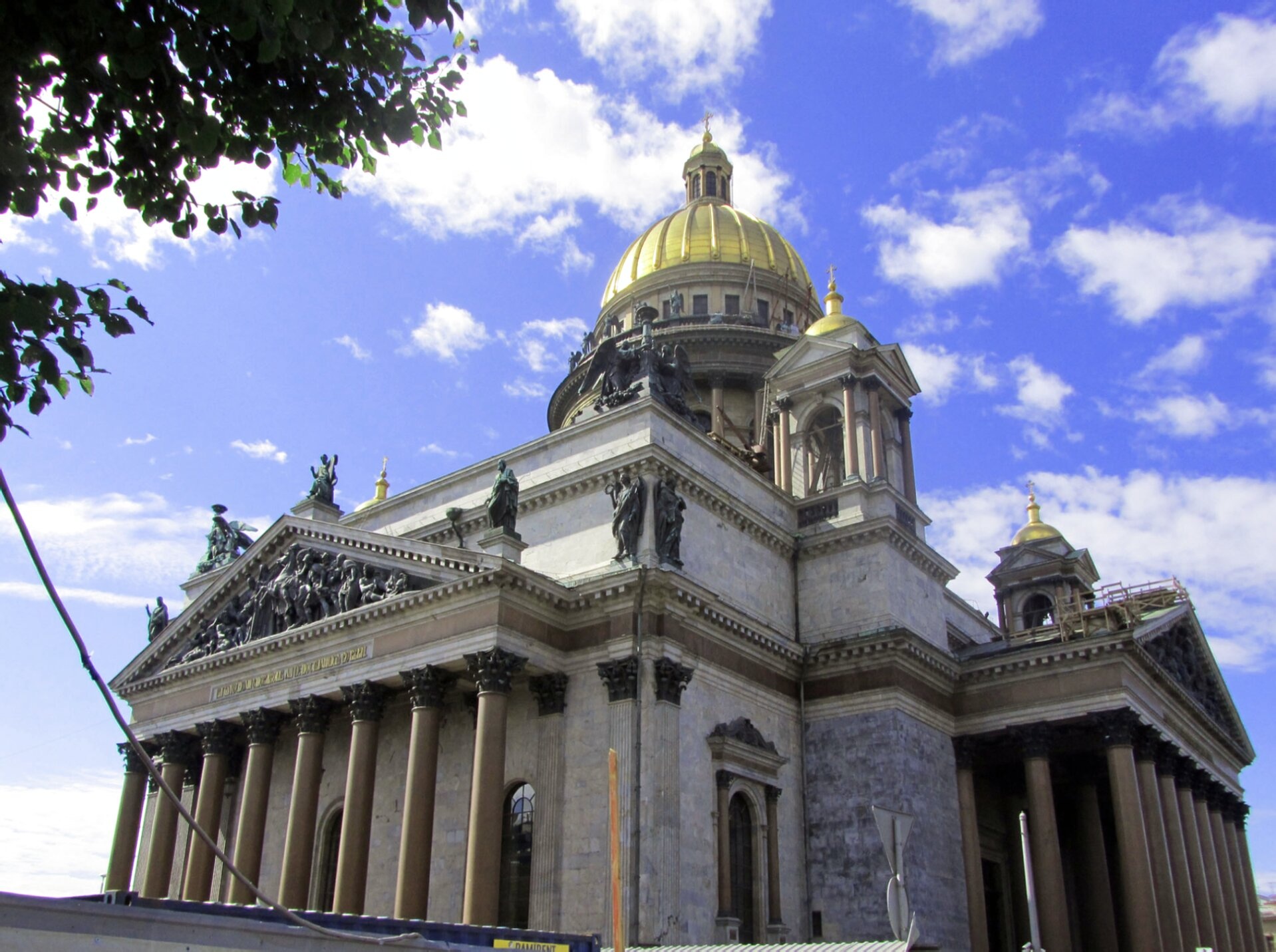 Исаакиевский собор в Санкт-Петербурге: архитектурная фотография