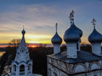 Церковь Иоанна Златоуста в Вологде - фото на закате