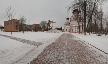 Зимний пейзаж в Троицком Александро-Невском монастыре в Акатово