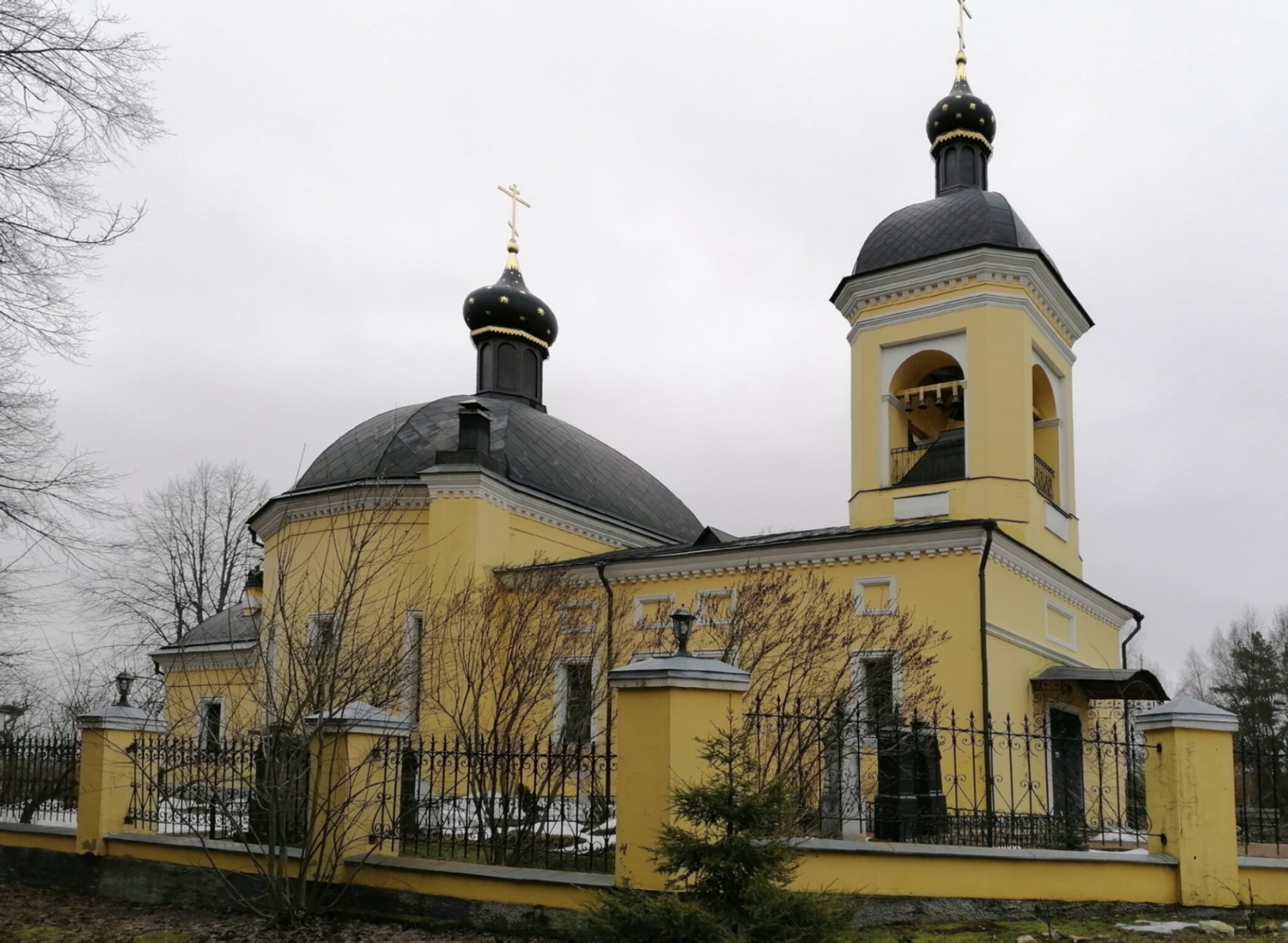 Храм Преображения Господня (Старый Спас) в деревне Легчищево