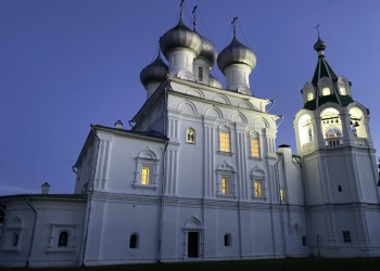 Церковь Константина и Елены в Вологде - вечерняя фотография