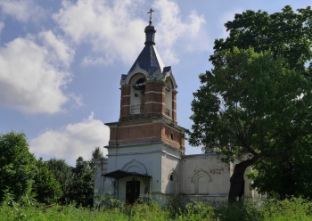 Храм Рождества Пресвятой Богородицы в селе Вихорна