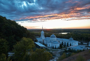 Свято-Успенский Дивногорский мужской монастырь