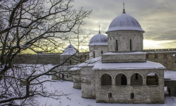 Успенская церковь в Ивангородской крепости - зимняя фотография