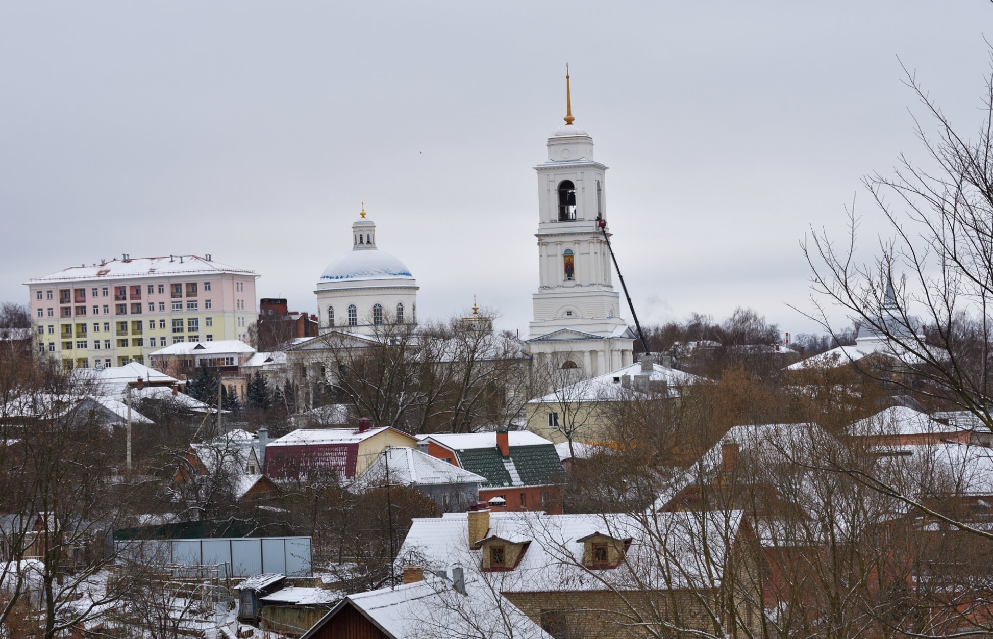 Никольский собор в Серпухове: зимний вид