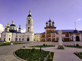 Богоявленский монастырь в Угличе: Феодоровская и Смоленская церкви