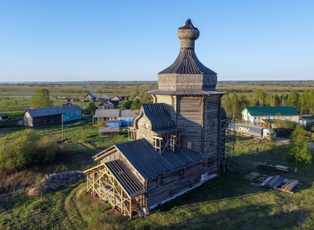 Деревянная церковь Димитрия Солунского в Ломоносово