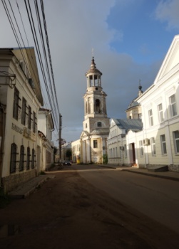 Климентовская церковь в Торжке на фотографии исторической улицы