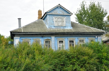 Исторический деревянный дом в деревне Борисово