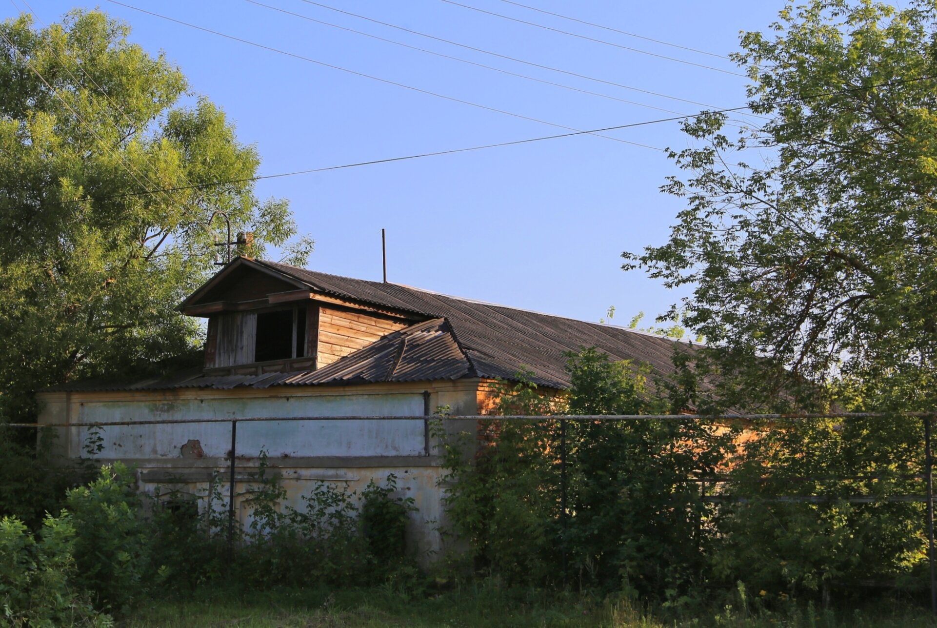 Троицкая церковь в Назорном - исторический православный храм
