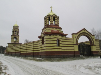 Николаевский Малицкий мужской монастырь в зимнем убранстве