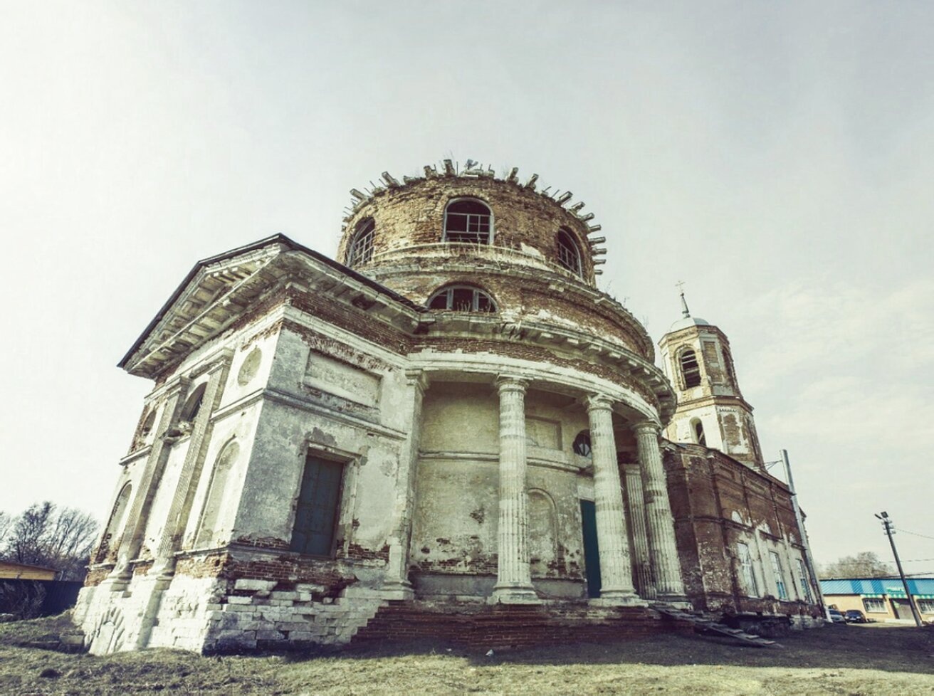 Христорождественская церковь в селе Истье — исторический памятник русского классицизма