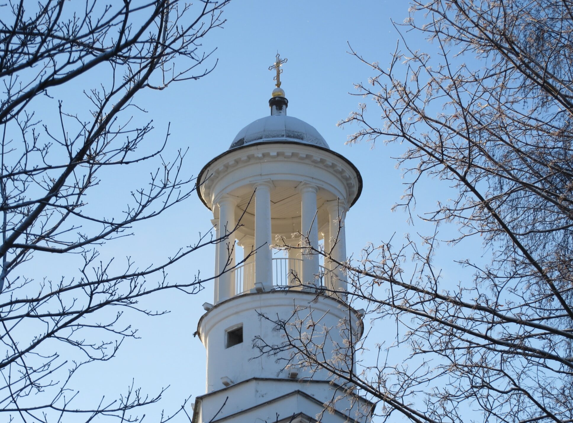 Купол и колокольня Церкви Святого Александра Невского в Усть-Ижоре