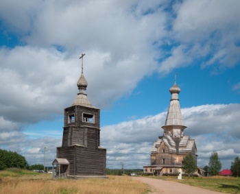 Успенская церковь в селе Варзуга - жемчужина деревянного зодчества