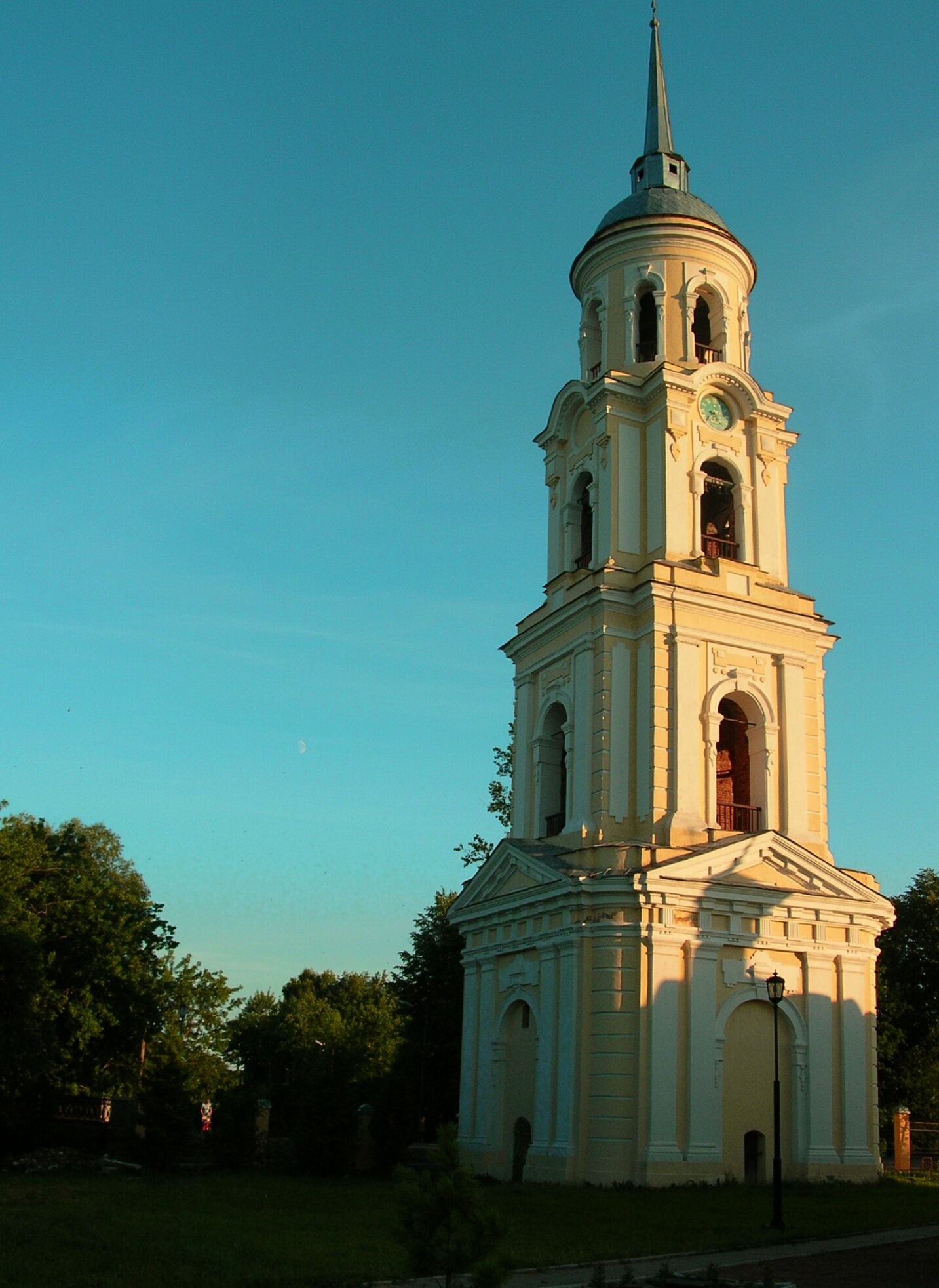 Колокольня Воскресенского кафедрального собора в Старой Руссе