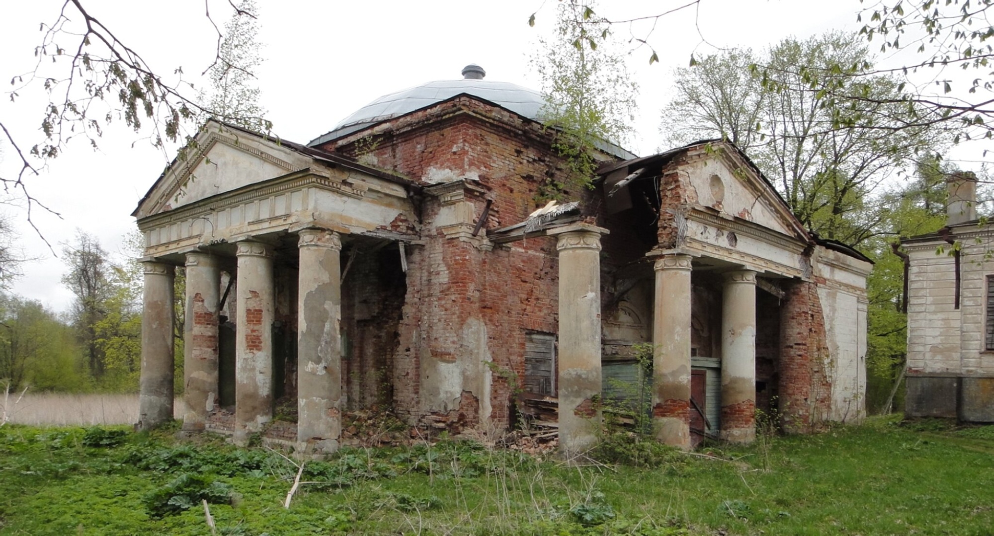 Спасская церковь в усадьбе Волышово: история и современность