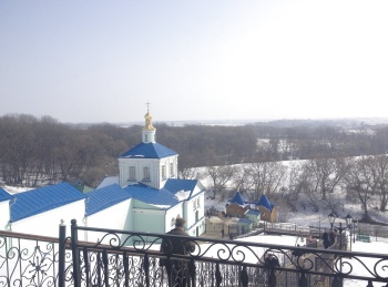 Мужской монастырь Коренная пустынь в зимнем убранстве