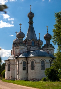 Церковь Успения Пресвятой Богородицы в Густомесово