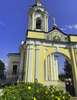 Церковь Иконы Божией Матери Знамение в Комлево