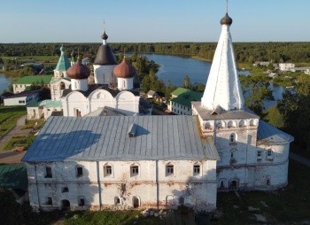 Архитектурный ансамбль Свято-Троицкого Антониево-Сийского монастыря